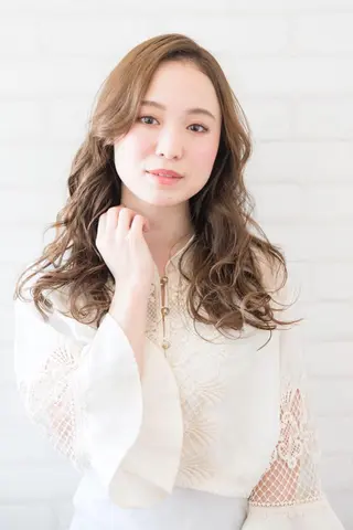 ロング カラー ヘアアレンジ 澤崎 智代のヘアスタイル