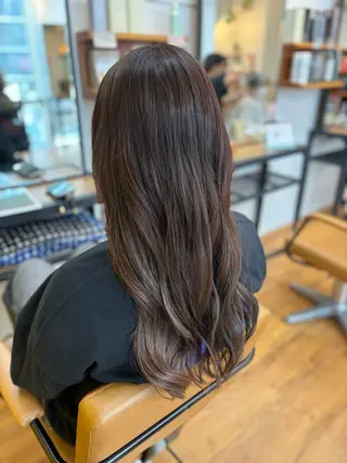 ロング カラー カネコ ナナミのヘアスタイル