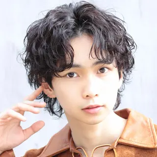 ミディアム パーマ ヘアアレンジ メンズ 🔥ニュアンス フェザー小林海斗🔥のヘアスタイル