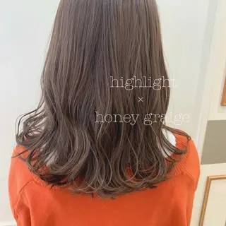 ミディアム カラー ぱつっとボブ/ 小野あかねのヘアスタイル