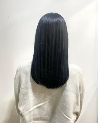 セミロング つじ みさきのヘアスタイル