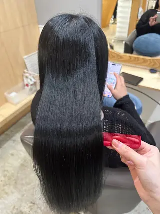 ミディアム miloc MOMOKAのヘアスタイル