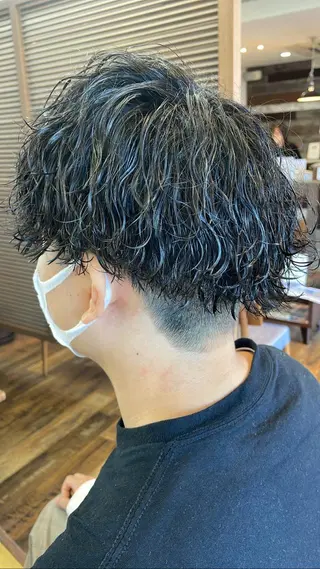 パーマ メンズ 林 侑弥のヘアスタイル