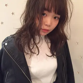 セミロング カラー 市川 千夏のヘアスタイル