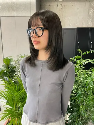 ミディアム MIFA レイヤー／パーマのヘアスタイル