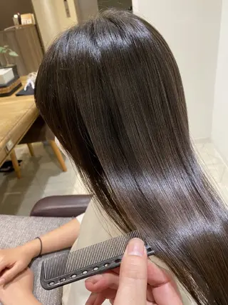 ロング 深夜まで営業中‼️ レム髪質改善のヘアスタイル