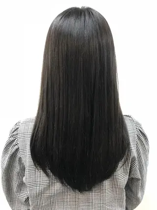 セミロング カラー 吉森 満俊のヘアスタイル