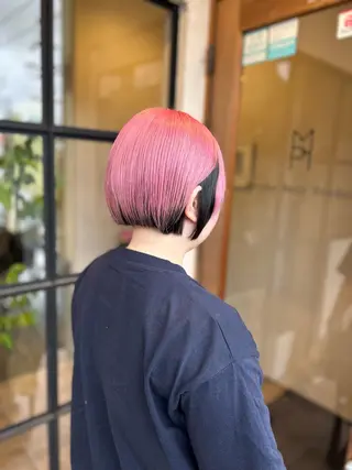 ショート カラー 井上 花音のヘアスタイル