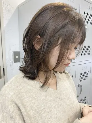 カラー 塔尾 真那のヘアスタイル