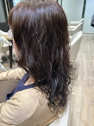 セミロング 梅沢 優羽のヘアスタイル