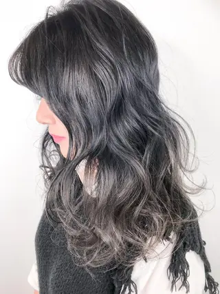 ミディアム カラー BOX mico.のヘアスタイル