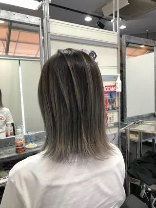 ミディアム カラー ヘアアレンジ 大塚 貴之のヘアスタイル