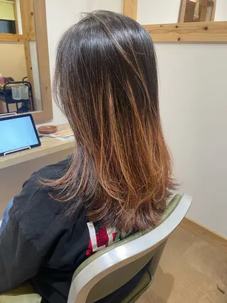 ロング 山口 里莉のヘアスタイル