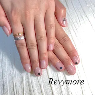 ミディアム ネイル nail salon Revymoreのネイルデザイン