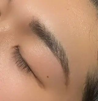 アイブロウ Reina🎀/ 韓国まつげ🫧/梅田のマツエク・マツパデザイン