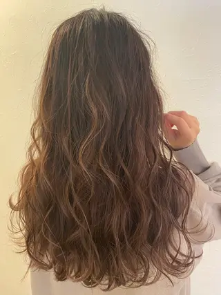 ロング カラー パーマ m ā l o. マァロのヘアスタイル