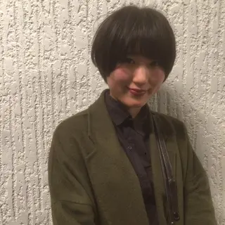 ショート ウルフ/レイヤー/ ベージュ/山宮 大樹のヘアスタイル
