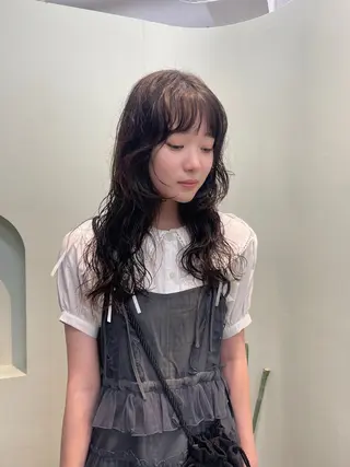 ロング riko/yew /顔まわりカットのヘアスタイル