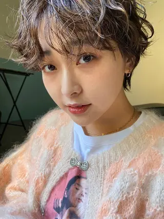 ショート カラー ヘアアレンジ 💈Chlom💈_ 公式_NewOpenのヘアスタイル