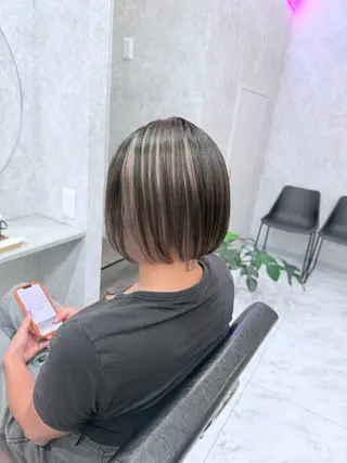 ショート カラー 🌺ハイトーン🌺 矢葺 なぎさ🌺🌺のヘアスタイル