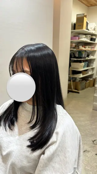 ロング カラー 佐藤 優里のヘアスタイル