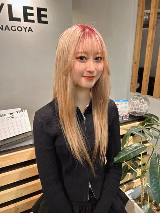 ミディアム カラー ウルフカット レイヤーカット上柿のヘアスタイル