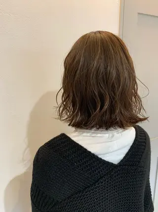 ミディアム カラー mu ku.のヘアスタイル