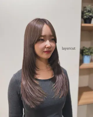 セミロング 美容室MOMO 柏所属・🦄心でカット🦄 🌈まさきうらん🌈のヘアスタイル