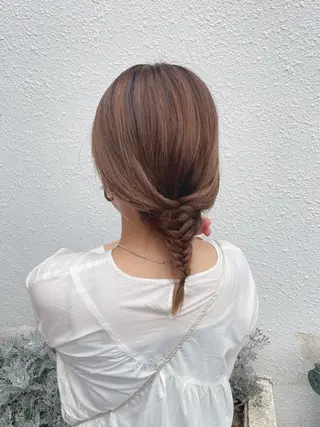 ミディアム カラー ヘアアレンジ 外山 なつ美のネイルデザイン