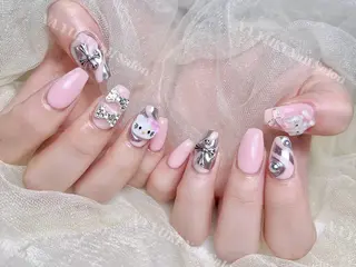 ネイル Queenie 🦋のネイルデザイン