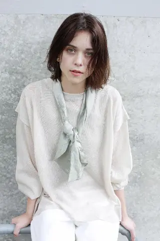 ミディアム ホリウチ ユキエのヘアスタイル