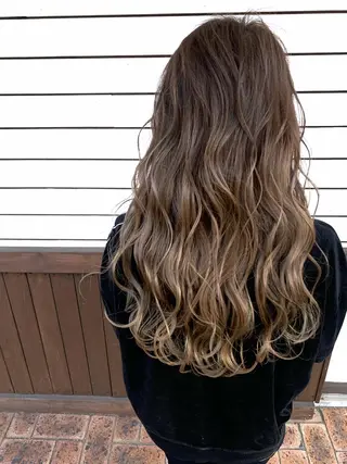 ロング レディース専用🌷咲 の垢抜けブリーチ部屋のヘアスタイル