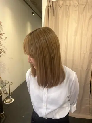 セミロング はな SPURのヘアスタイル
