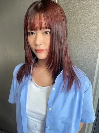 ミディアム カラー 💓パーマ，💗 レイヤーカットのヘアスタイル