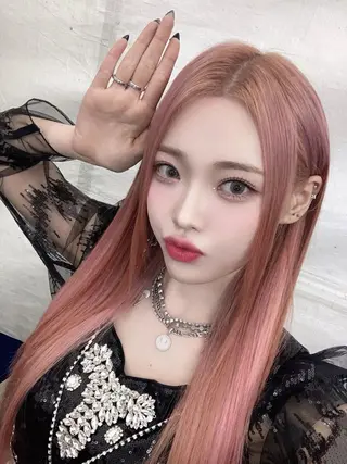 カラー akari🎀🤍 ガーリーstyleのヘアスタイル