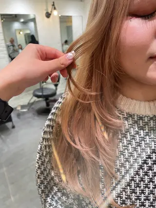 ロング 赤み無し柔らかカラー 【梅田】madokaのヘアスタイル