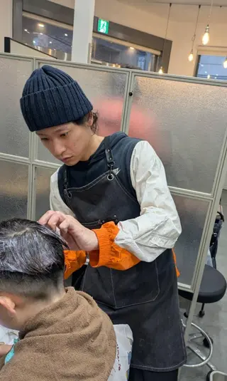 土曜日のクジラ/ ヒロキのヘアスタイル