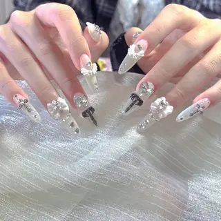 ネイル フィルイン・深爪矯正 長さ出し・リラク
のネイルデザイン