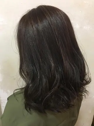 ミディアム カラー 井上 日菜乃のヘアスタイル