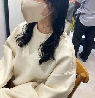 ロング ✨色持ちの良い艶 カラー✨蟹江真世のヘアスタイル