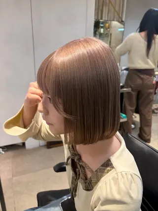 ショート カラー ミルクティー× グレージュMOMOのヘアスタイル