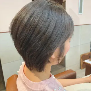 ショート カラー 加藤 綾華のヘアスタイル
