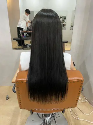 ロング Hiroto／ インナーカラー／神戸のヘアスタイル