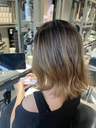 ショート カラー ブリーチ👩🦳/ ✂︎MANAMIのヘアスタイル