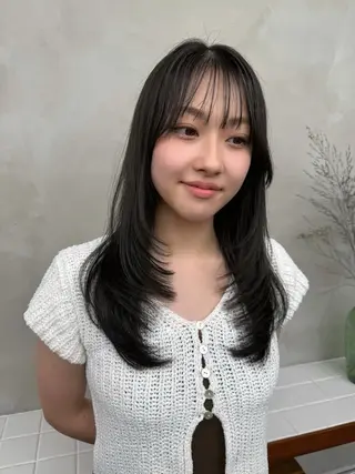 セミロング センターパート/ 暖色カラーayuのヘアスタイル