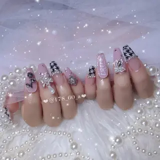 ネイル HAPPINAS🎀  れん🖤痛ネイルのネイルデザイン