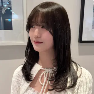 セミロング 透け感カラー/レイヤ ーAI🪽🩵のヘアスタイル