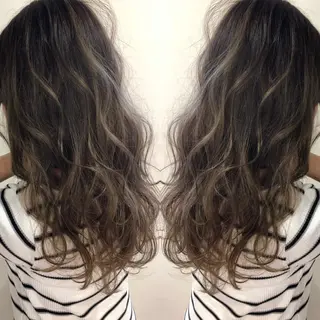 セミロング reverie【レヴリー】所属・夜23時まで予約🉑 reverieあきらのヘアスタイル