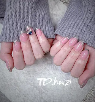 ミディアム めぐみのネイルサロン スタッフ練習のネイルデザイン