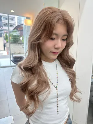 カラー 大塚 夏生のヘアスタイル